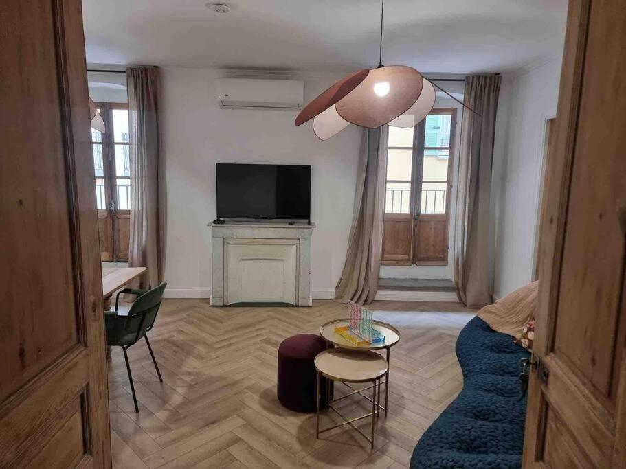 Appartement Au Coeur De La Ville 科尔特 外观 照片