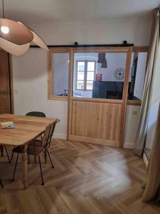 Appartement Au Coeur De La Ville 科尔特 外观 照片