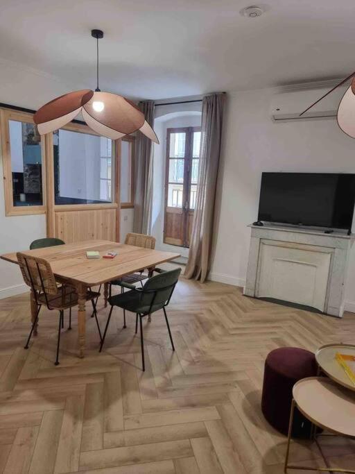 Appartement Au Coeur De La Ville 科尔特 外观 照片