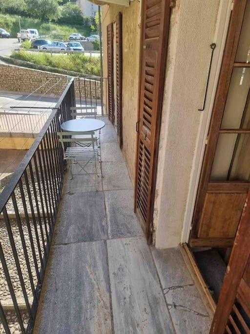 Appartement Au Coeur De La Ville 科尔特 外观 照片