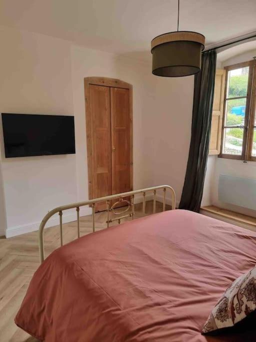 Appartement Au Coeur De La Ville 科尔特 外观 照片