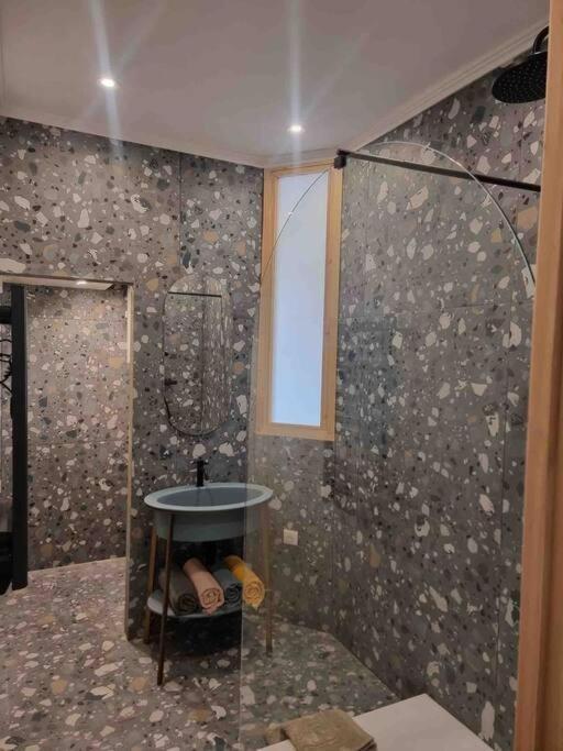 Appartement Au Coeur De La Ville 科尔特 外观 照片